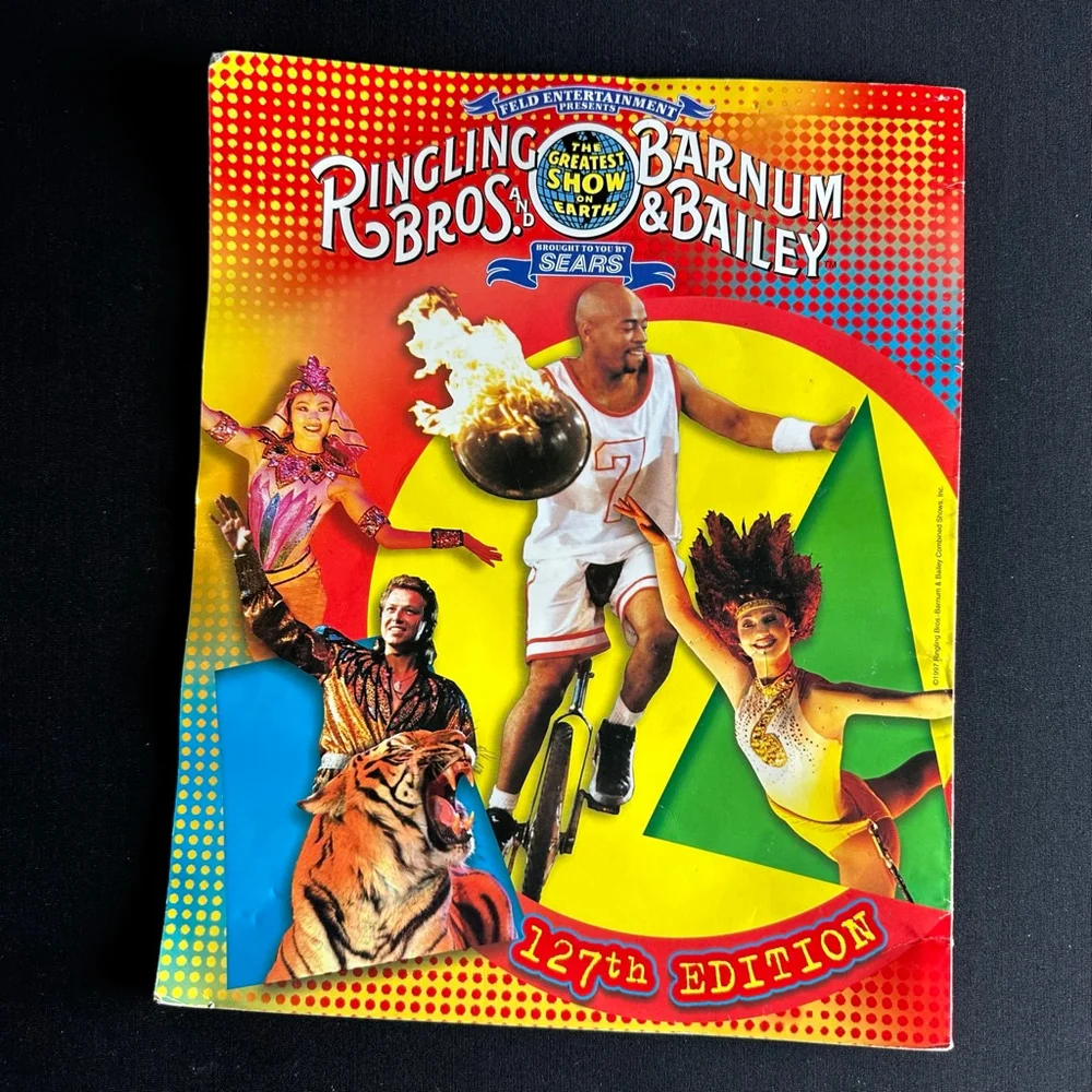 Ringling Bros. and Barnum & Bailey Circus Program collectors memorabilia ￼